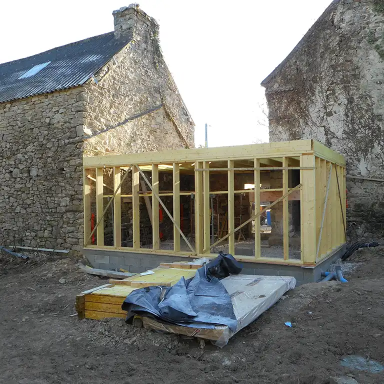 renovation-globale-manoir-lezaff-annexe-extension-dossature-bois