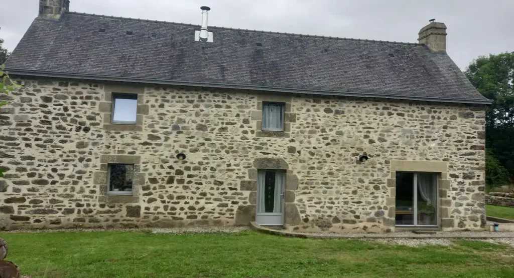 Maison principale rénovée à Dinéault