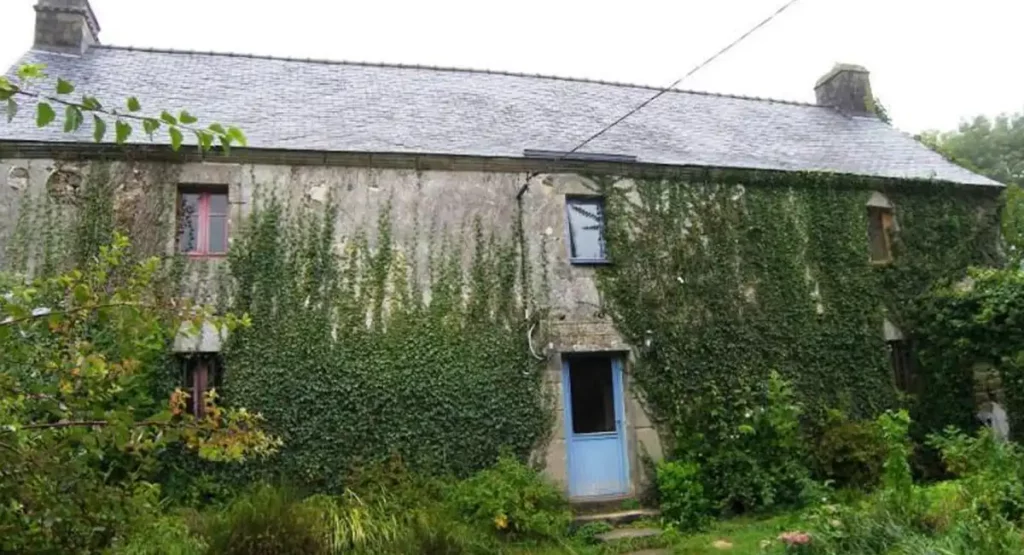 Maison principale du manoir Lezaff à Dinéault avant la rénovation