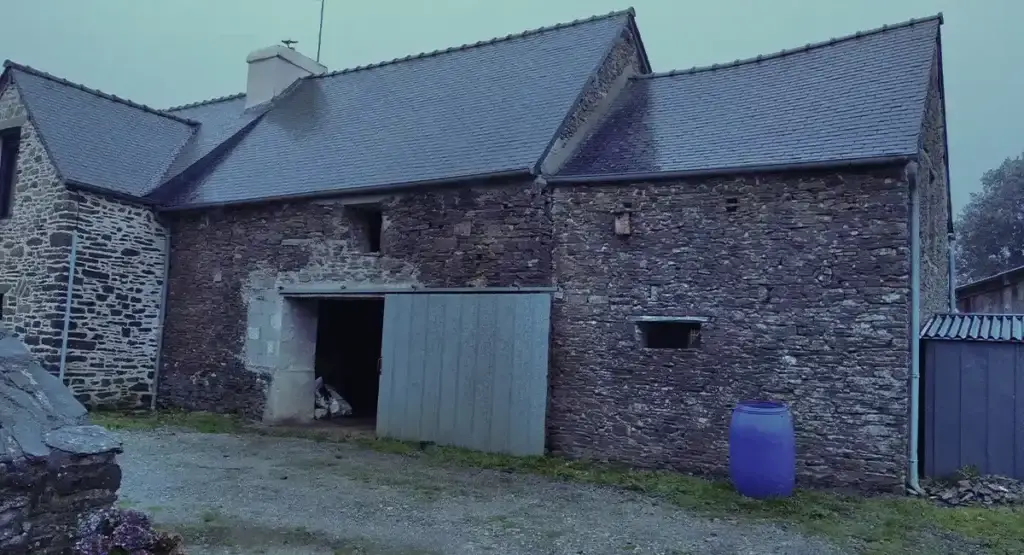 Maison à Pleyben : Avant la rénovation écologique et traditionnelle par EcoRénov