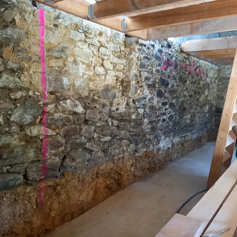 interieur-maison-ancienne-cleden-cap-sizun-avant-renovation