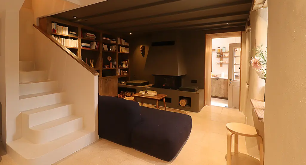 interieur-maison-ancienne-cleden-cap-sizun-enduits-chaux-chanvre-isolation